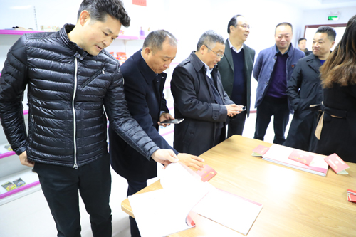 河南:组织省人大代表视察郑州检察工作